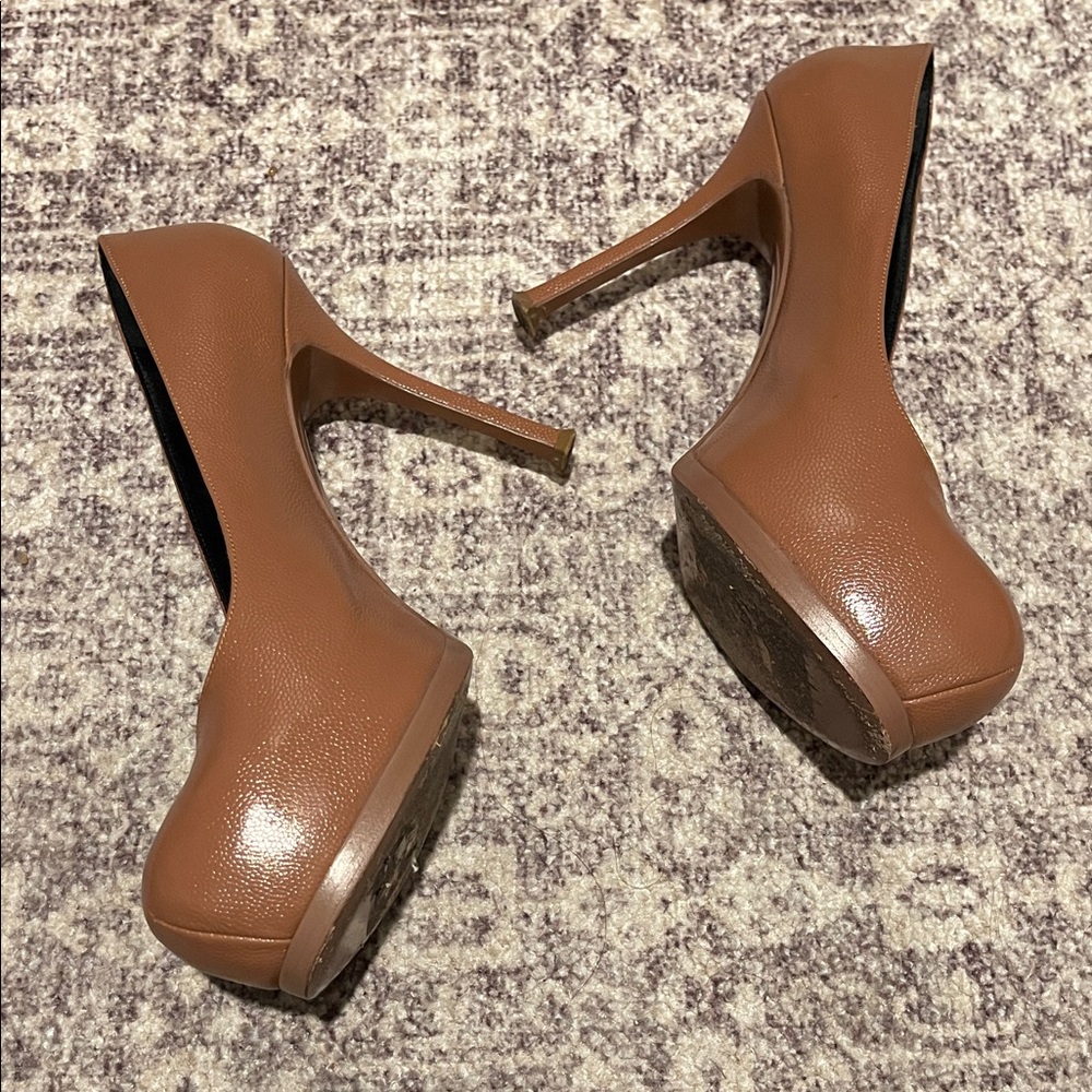 YSL Tribute Pumps - Picture 4 of 7